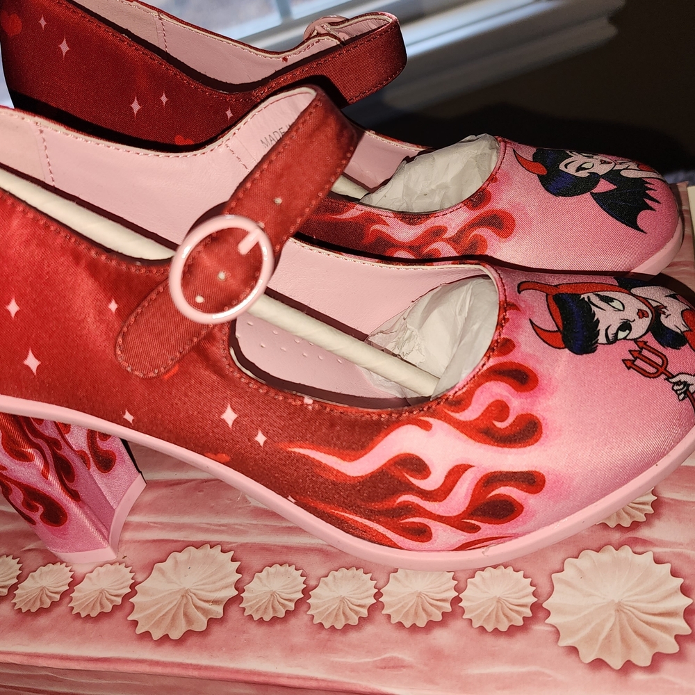 Hot Chocolate Mary Janes High Heels Red Devils Valetine Pin Up Pink Sz. 7 Womens
